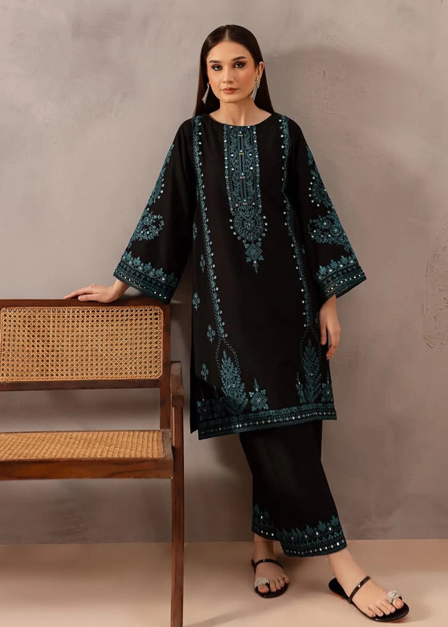 Kaamla Embroidered - 2 PC