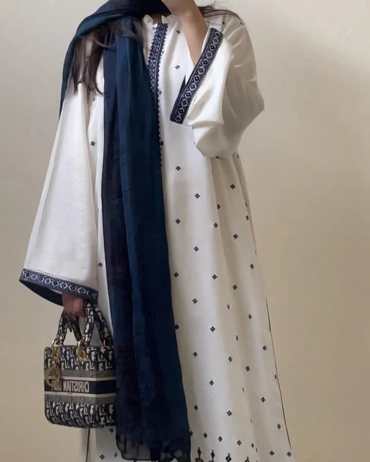 Vanzila Embroidered 3 PC